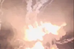 Ít nhất 7 vụ nổ được ghi nhận vào khoảng 2h sáng 3-1 theo giờ địa phương. Ảnh chụp màn hình video trên X