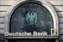 Biểu tượng của Deutsche Bank tại Frankfurt am Main, Đức. Ảnh: TTXVN