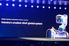 Robot Phone với hệ thống camera gắn mô-tơ với gimbal 3 trục siêu nhỏ. Ảnh: ubergizmo