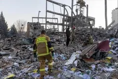 Hiện trường đổ nát sau các cuộc không kích của Mỹ và Israel xuống thủ đô Tehran, Iran ngày 2-3. Ảnh: Kyodo/TTXVN