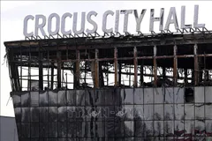 Nhà hát Crocus City Hall ở ngoại ô Moskva, Nga cháy rụi sau vụ tấn công khủng bố, ngày 26/3/2024. Ảnh: TTXVN