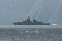 Một tàu hải quân di chuyển ở khu vực eo biển Hormuz ngày 1-3. Ảnh: rnz.co.nz/TTXVN
