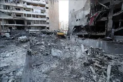 Tòa nhà bị phá hủy sau cuộc không kích của Israel tại Beirut, Liban. Ảnh: THX/TTXVN