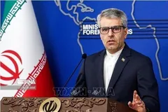 Người phát ngôn Bộ Ngoại giao Iran Esmail Baghaei phát biểu trong cuộc họp báo tại Tehran. Ảnh: IRNA/TTXVN.