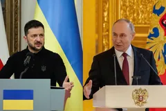 Tổng thống Ukraine Volodymyr Zelensky - bên trái - và Tổng thống Liên bang Nga Vladimir Putin. Ảnh: PAP-THX/TTXVN