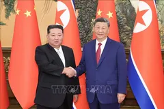 Chủ tịch Trung Quốc Tập Cận Bình (phải) và nhà lãnh đạo Triều Tiên Kim Jong Un tại cuộc gặp ở Bắc Kinh ngày 4/9/2025. Ảnh tư liệu: THX/TTXVN.