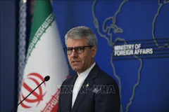 Người phát ngôn Bộ Ngoại giao Iran Esmaeil Baghaei phát biểu tại cuộc họp báo ở Tehran. Ảnh: THX/TTXVN phát