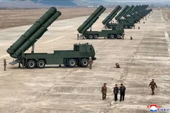 Nhà lãnh đạo Triều Tiên Kim Jong Un đã trực tiếp thị sát một cuộc diễn tập. Ảnh tư liệu: KCNA/TTXVN