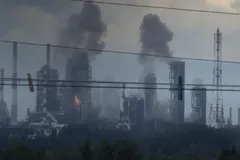 Nhà máy lọc dầu Omsk của Liên bang Nga. Ảnh: Bộ Tổng tham mưu Các lực lượng vũ trang Ukraine