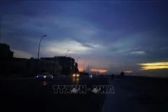 Đường phố chìm trong bóng tối do mất điện tại La Habana, Cuba. Ảnh: THX/TTXVN