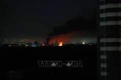 Khói và lửa bốc lên sau loạt tiếng nổ ở Kiev, Ukraine ngày 2-6. Ảnh tư liệu: THX/TTXVN