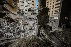 Thiệt hại sau những đợt không kích của Israel xuống thành phố Gaza ngày 31-1. Ảnh: THX/TTXVN