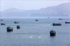 Tàu thuyền tại eo biển Hormuz gần thị trấn Khasab, phía Bắc Oman ngày 20-6. Ảnh: IRNA/TXVN