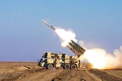 Tên lửa được phóng trong cuộc tập trận Eqtedar ở Iran. Ảnh tư liệu: IRNA/TTXVN