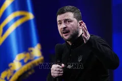 Tổng thống Ukraine Volodymyr Zelensky phát biểu với báo giới tại Kiev. Ảnh tư liệu: Kyodo/TTXVN