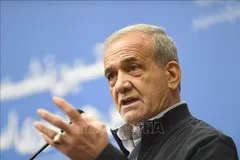 Tổng thống Iran Masoud Pezeshkian phát biểu trong cuộc họp báo ở Tehran. Ảnh tư liệu: THX/TTXVN