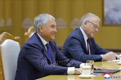 Chủ tịch Duma Quốc gia Nga Vyacheslav Volodin (trái). Ảnh: tư liệu KCNA/TTXVN