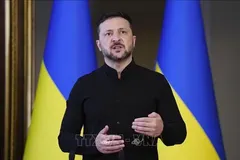 Tổng thống Ukraine Volodymyr Zelensky phát biểu trong cuộc họp báo tại Kiev. Ảnh: Kyodo/TTXVN phát