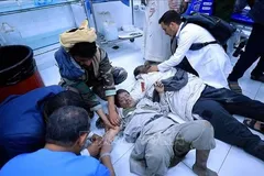 Các nạn nhân bị thương sau một cuộc không kích ở tỉnh Saada, Yemen, ngày 18-10. Ảnh: THX/TTXVN phát