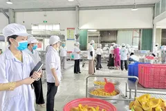 Siết chặt quản lý chất lượng bữa ăn bán trú
