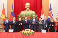 Tổng Bí thư, Chủ tịch nước Tô Lâm và các đại biểu dự lễ ký kết, sáng 18-10. Ảnh: QUANG PHÚC