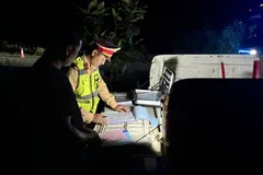 Phòng Cảnh sát giao thông, Công an TP Đà Nẵng xử lý xe khách giường nằm chở quá số người quy định