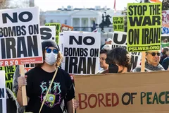 Biểu tình nhiều nơi ở Mỹ phản đối không kích Iran