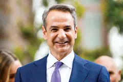 Kyriakos Mitsotakis, từ ánh hào quang đến bóng tối ngờ vực 
