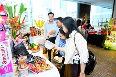 Cổ đông tham gia sự kiện, trải nghiệm sản phẩm tại roadshow của MCH.