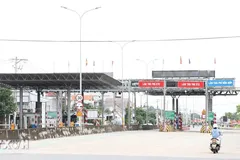 Trạm thu phí BOT-545 nằm trên ranh giới hai phường Điện Bàn Bắc và An Thắng (thành phố Đà Nẵng) tồn tại nhiều bất cập suốt những năm qua. (Ảnh: Khoa Chương/TTXVN) 