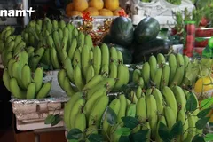Chuối, bưởi, lá dong hút hàng dịp cận Tết