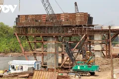 Công nhân kỹ sư sinh hoạt, túc trực ngay công trường