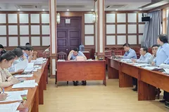 Thành viên Tổ Công tác 1645 phát biểu tại cuộc họp