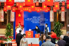 Để phát huy hơn nữa giá trị di tích trong đợt bầu cử, thu hút người dân và du khách tham quan, tìm hiểu ngày hội lớn của người Việt Nam, phường Hoàn Kiếm còn xây dựng các chuyên mục tuyên truyền với nhiều hình thức sinh động như video, hình ảnh, tranh cổ động, infographic... được đăng tải trên các nền tảng mạng xã hội và hệ thống bảng tin cơ sở. (Ảnh: Minh Sơn/Vietnam+)