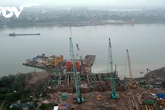 Cầu Tứ Liên đang đẩy nhanh tiến độ thi công.