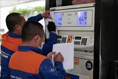 Giá xăng liên tục giảm, RON95-III xuống dưới 23.000 đồng mỗi lít 
