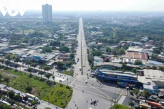 Đoạn đầu Giao lộ Nguyễn Văn Linh - Phạm Hùng nối dài thuộc TPHCM