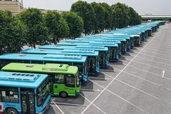 Hà Nội chuyển đổi 175 xe buýt từ diesel sang xe điện