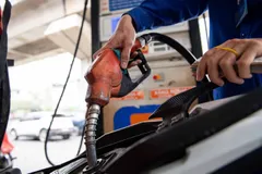 Giá xăng dầu đồng loạt tăng mạnh từ 15 giờ