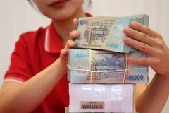 Giảm mặt bằng lãi suất để duy trì ổn định thị trường tiền tệ