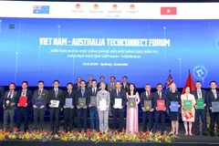 Vietjet và Sân bay Quốc tế Western Sydney (Australia) trao văn kiện hợp tác trước sự chứng kiến của Ủy viên Bộ Chính trị, Phó Thủ tướng Chính phủ, Bộ trưởng Bộ Quốc phòng Phan Văn Giang, cùng lãnh đạo cấp cao và cộng đồng doanh nghiệp hai nước.