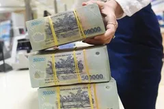 Một nhà băng thông báo thu giữ nhiều bất động sản để xử lý nợ
