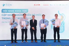 Các chuyên gia tại hội nghị “Cập nhật những tiến bộ mới trong nội soi tiêu hóa”