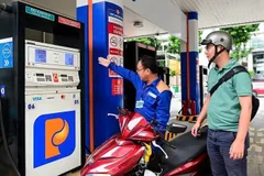 Giá xăng E10 tiếp tục tăng, tiến sát mốc 30.000 đồng mỗi lít