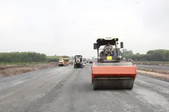 Các phương tiện thi công mặt đường dự án đường 25C, đoạn dẫn vào cổng số 1 sân bay Long Thành