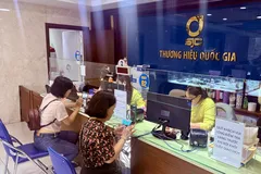 Giao dịch vàng tại Công ty SJC. Ảnh: NHUNG NGUYỄN