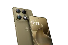 Motorola trở lại đường đua smartphone với bộ đôi cao cấp