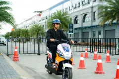 Mùa tựu trường chưa tới, VinFast Flazz Max đã 'nóng' nhờ dáng đẹp