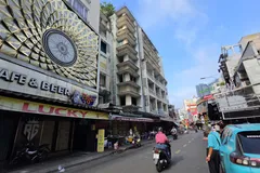 Bài 1: Người dân vừa ở vừa lo
