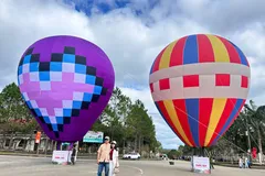 Quảng Ngãi: Du khách ùn ùn đổ về Măng Đen ngày đầu năm mới